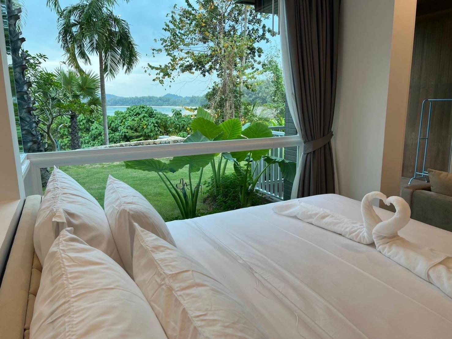 Beachfront Bliss At Naiyang By Alphatel Hotell Phuket